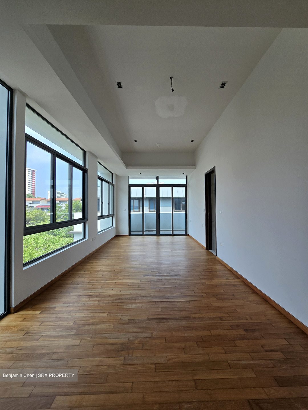 East Coast Avenue (D15), Terrace #606385281